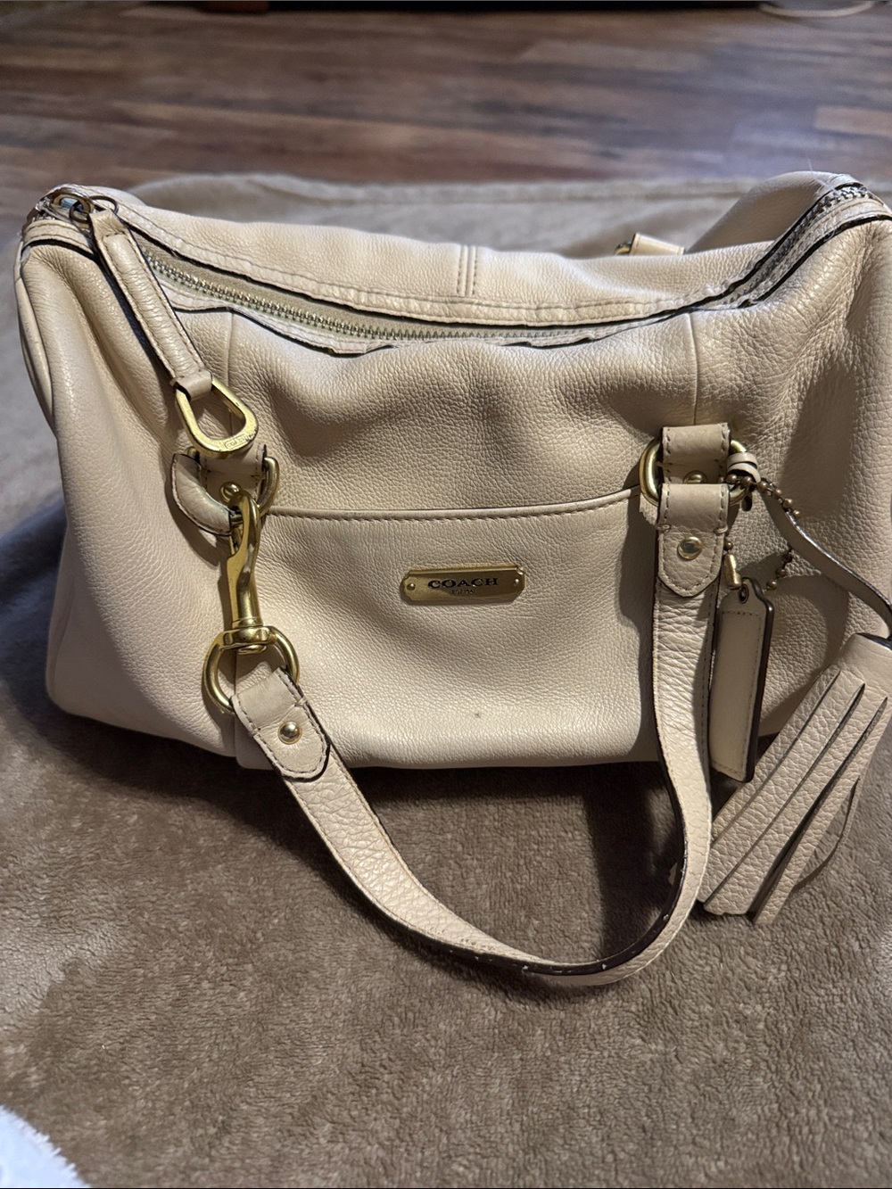 Coach Cream Leather Shoulder Bag with Gold Hardware